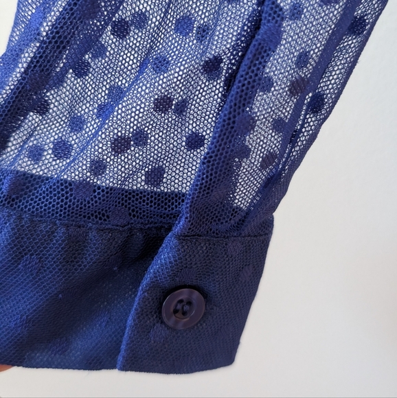 Elizabeth & Nicole royal blue long sleeve button down blouse. Size large - Picture 8 of 10